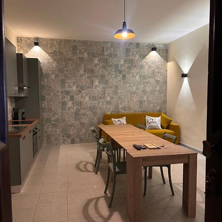 Civico 27 Apartment Fondi Bagian luar foto