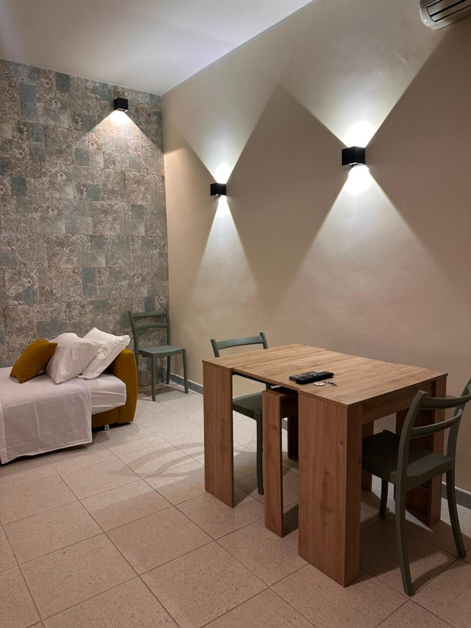 Civico 27 Apartment Fondi Bagian luar foto